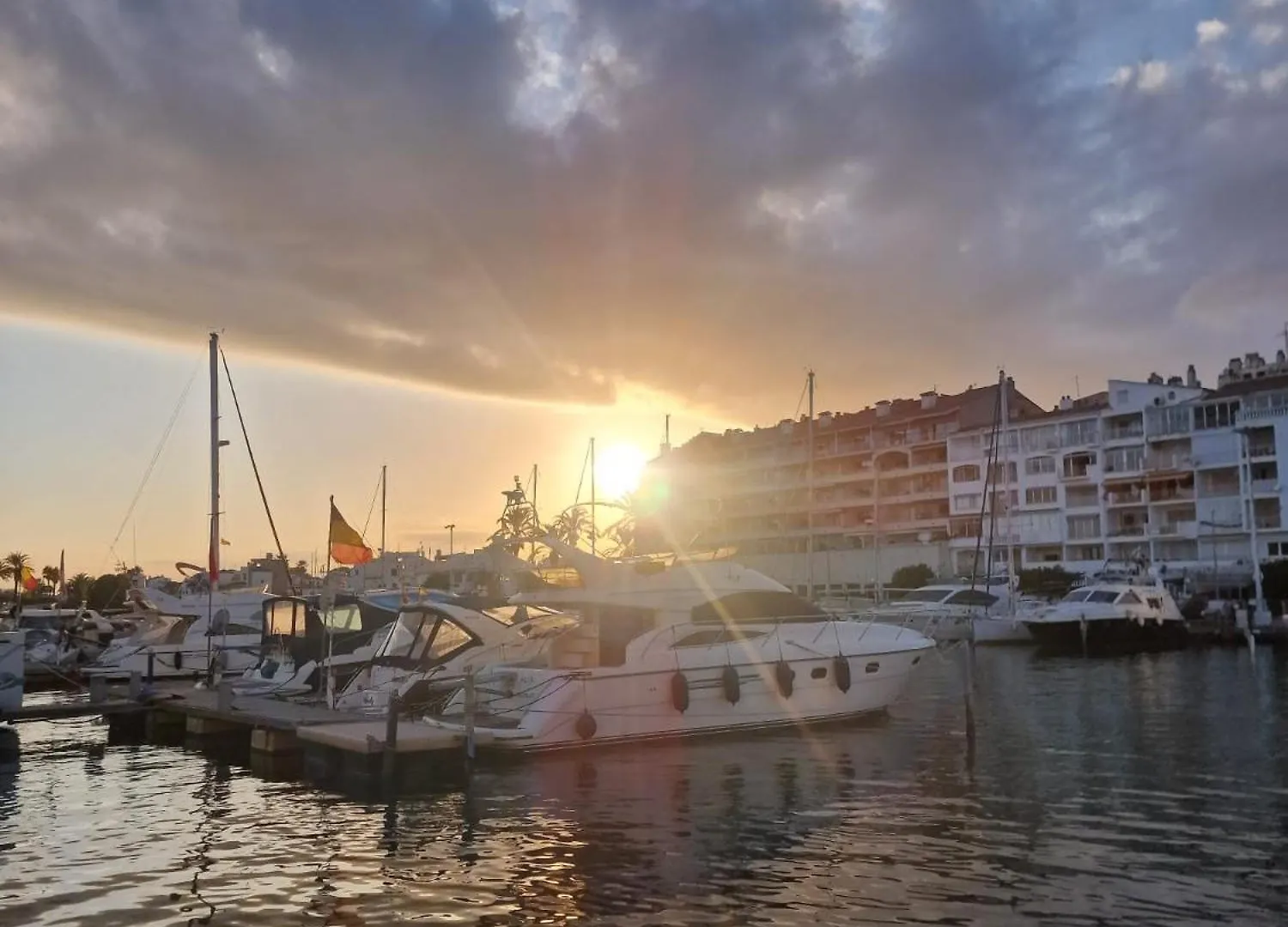 Luxury Sea View Studio Empuriabrava